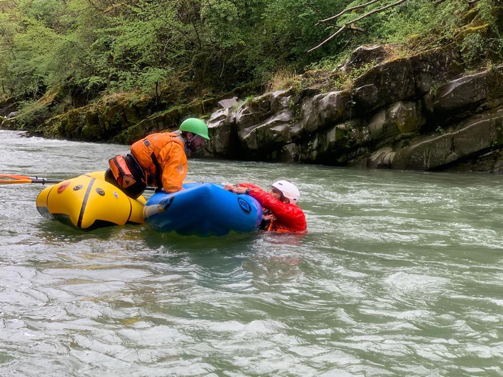 20220423 guide rafting